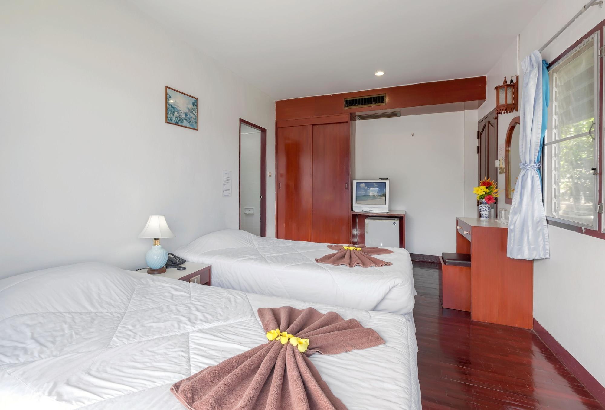 Royal Crown Hotel & Palm Spa Resort Patong Bagian luar foto