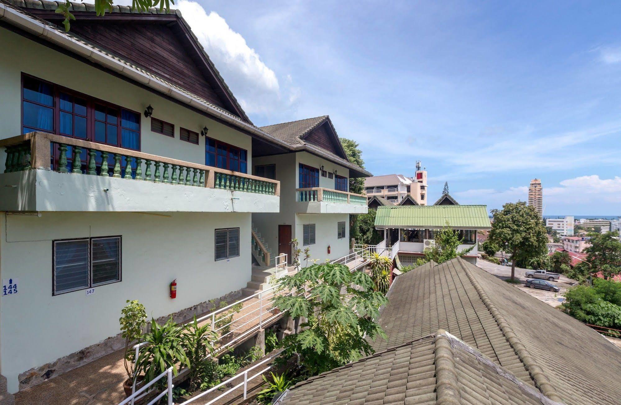 Royal Crown Hotel & Palm Spa Resort Patong Bagian luar foto