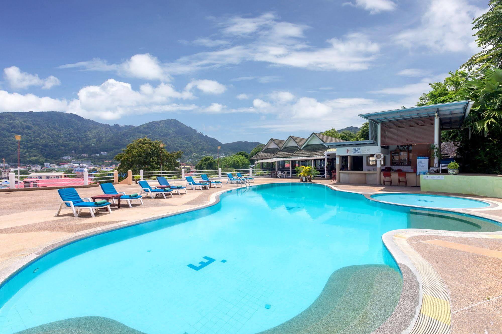 Royal Crown Hotel & Palm Spa Resort Patong Bagian luar foto