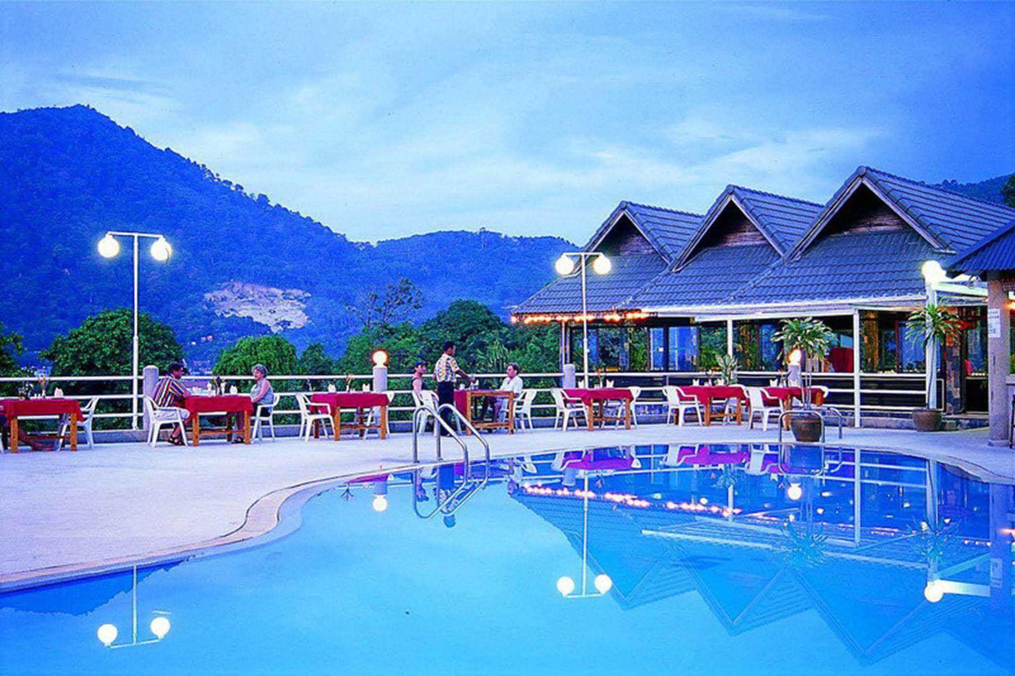 Royal Crown Hotel & Palm Spa Resort Patong Bagian luar foto