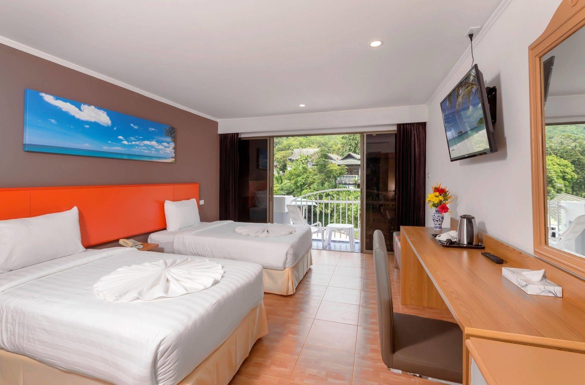 Royal Crown Hotel & Palm Spa Resort Patong Bagian luar foto