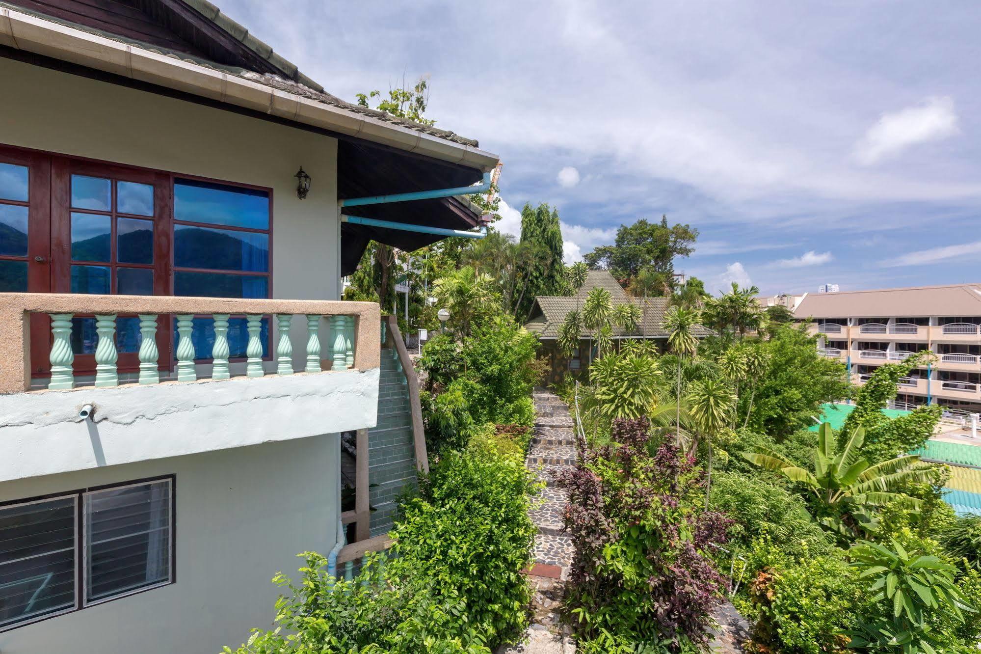 Royal Crown Hotel & Palm Spa Resort Patong Bagian luar foto