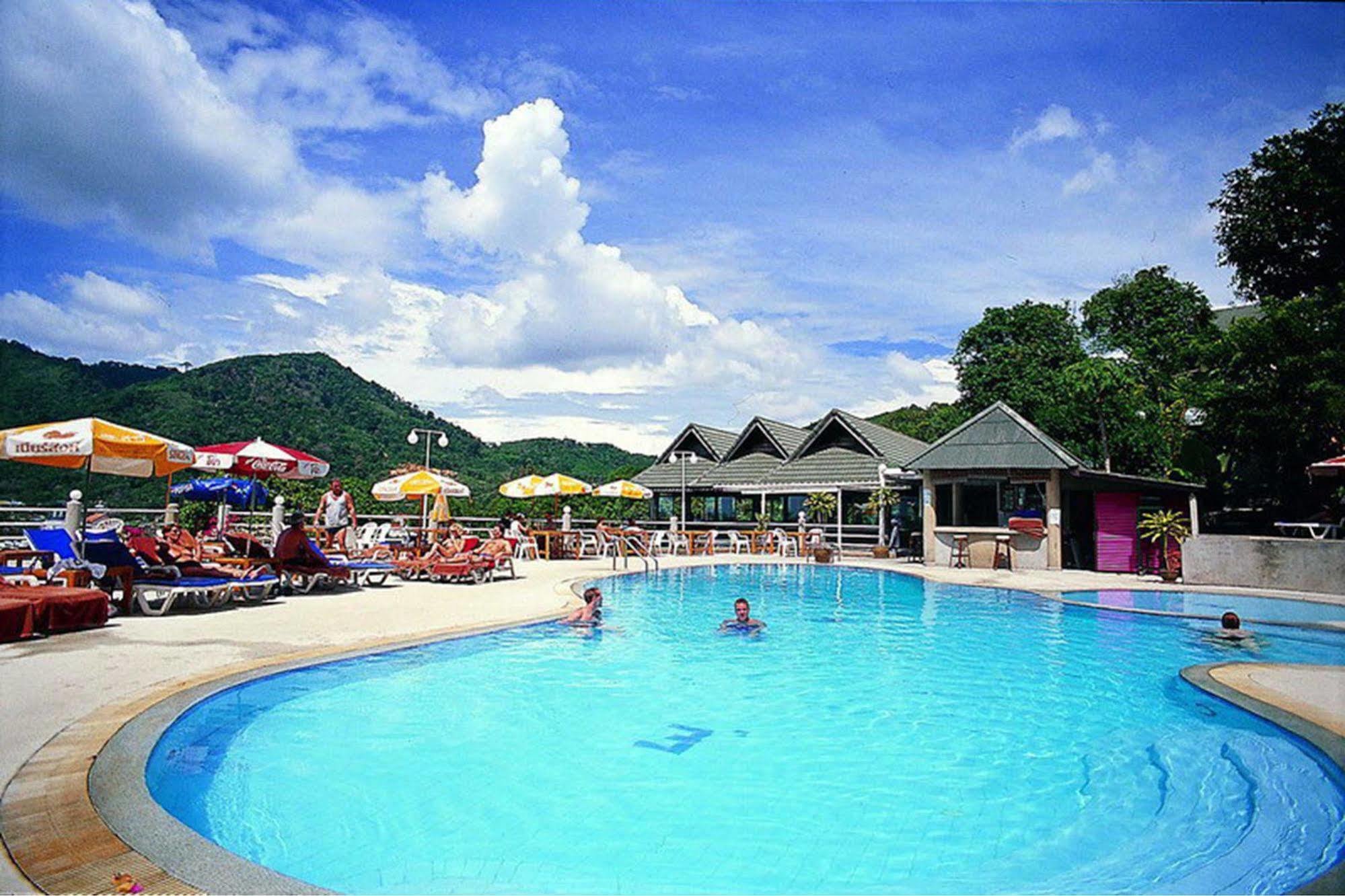 Royal Crown Hotel & Palm Spa Resort Patong Bagian luar foto