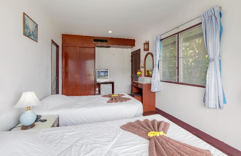 Royal Crown Hotel & Palm Spa Resort Patong Bagian luar foto